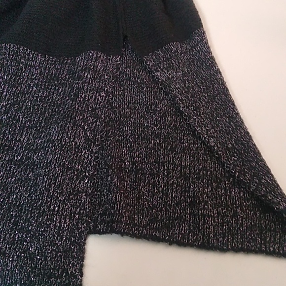 VINCE CAMUTO BLACK WITH GOLD LYREX SOFT, BLOCKKNIT, TURTLENECK CAPE SWEATER - Picture 4 of 5